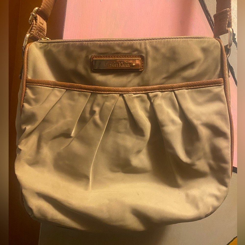 Calvin Klein Belfast Nylon Messenger Bag crossbody Handbag Logo Strap